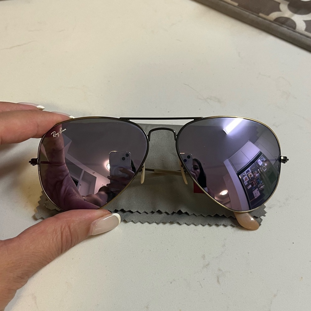 Authentic Ray-Ban Purple Aviator Sunglasses
- Unisex
